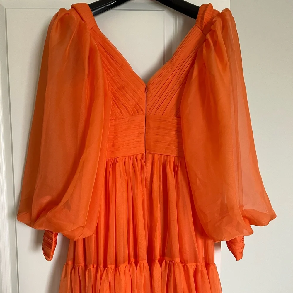 Gown dress Perfect for photo shoot 🧡 - Picture 11 of 16